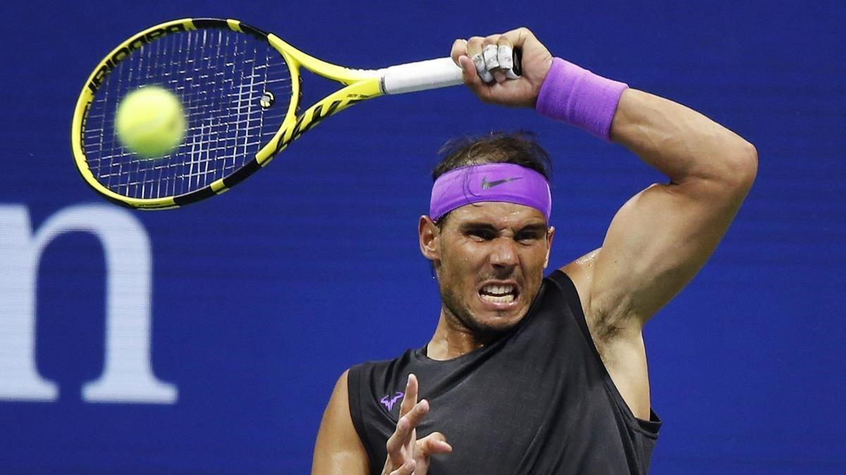 zentauroepp49685179 rafael nadal  of spain  returns a shot to marin cilic  of cr190903093245