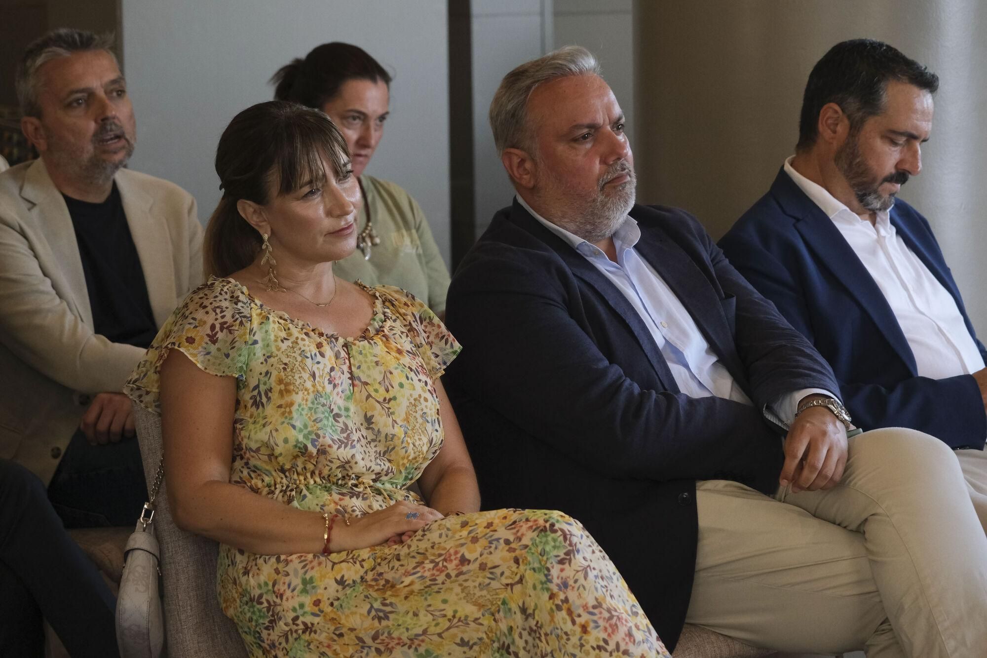 Expertos reunidos por La Opinión apuestan por el conocimiento financiero para superar los actuales tiempos de incertidumbre
