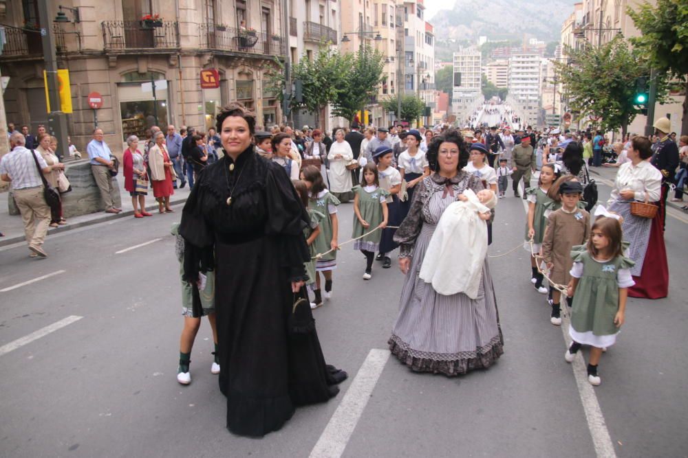 Primeros actos de la III Feria Modernista de Alcoy