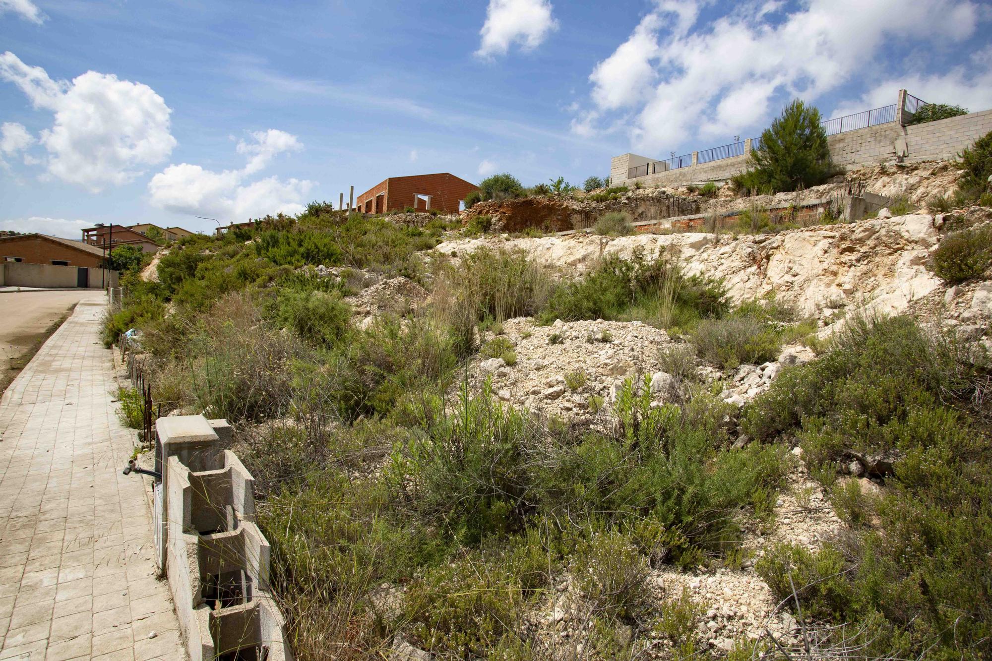 Urbanización la Besana paralizada desde 2008, en l’Énova.