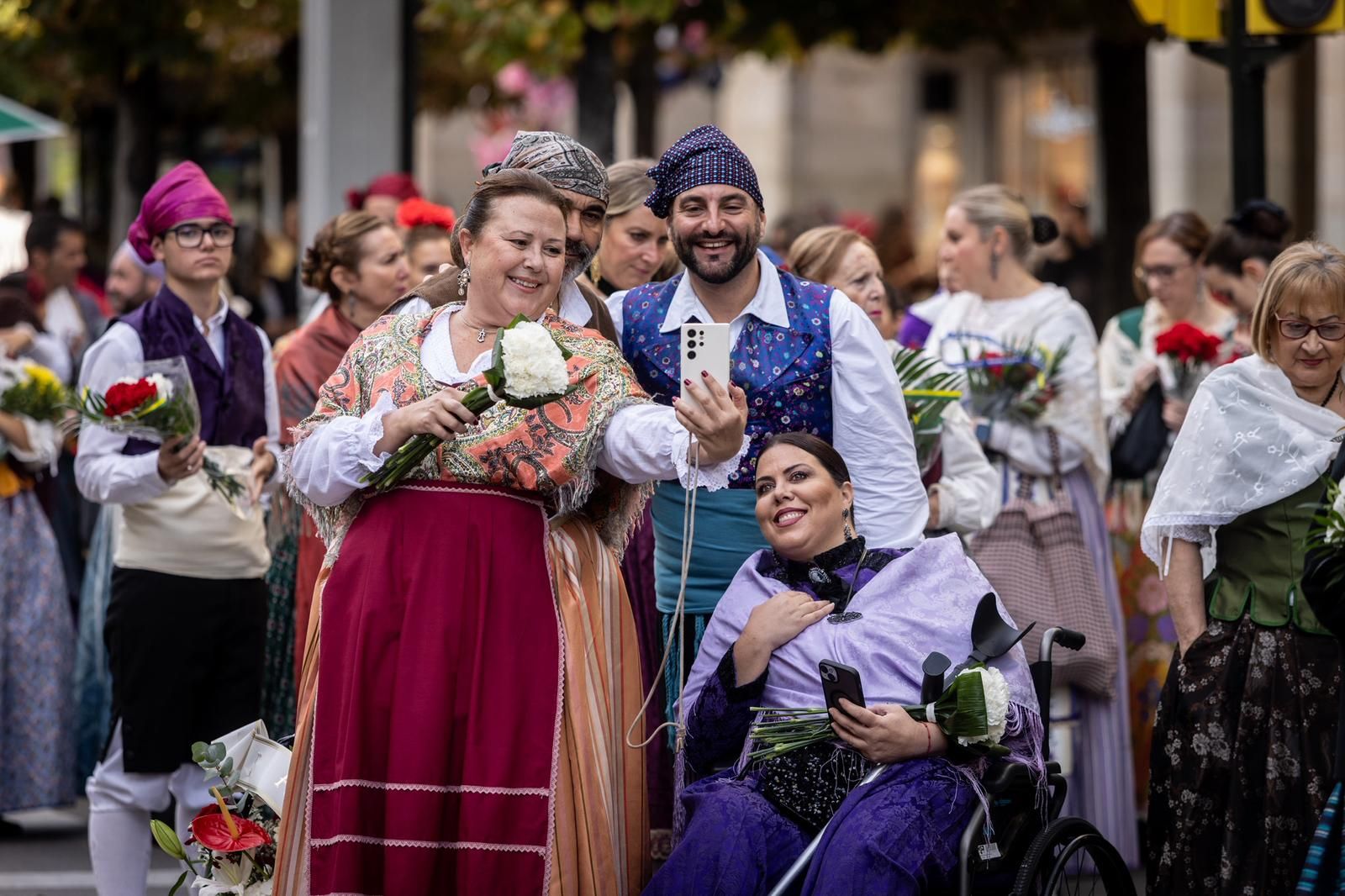 En imágenes | Zaragoza vive su día grande con la Ofrenda de Flores a la Virgen del Pilar