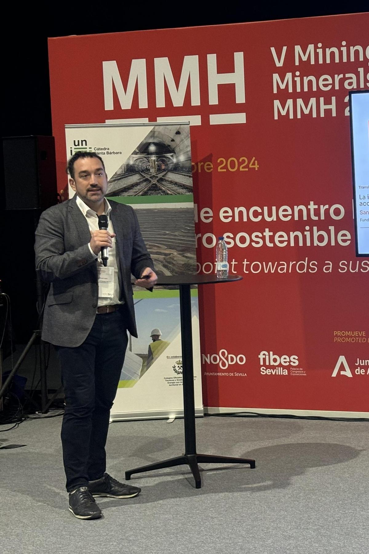 Santiago Cuesta López, durante su intervención en el Innovation Hub de la última edición del MMH en Sevilla, uno de los principales foros del sector minero.