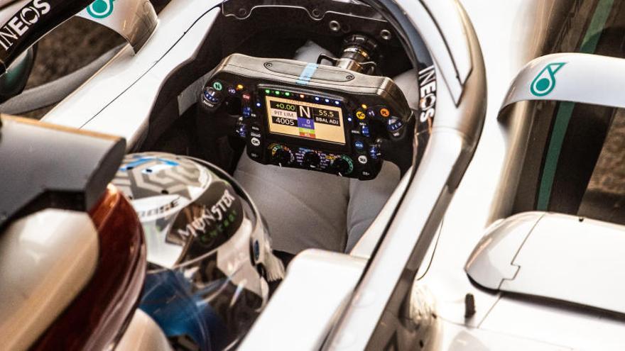 Un detalle del nuevo volante de Mercedes.