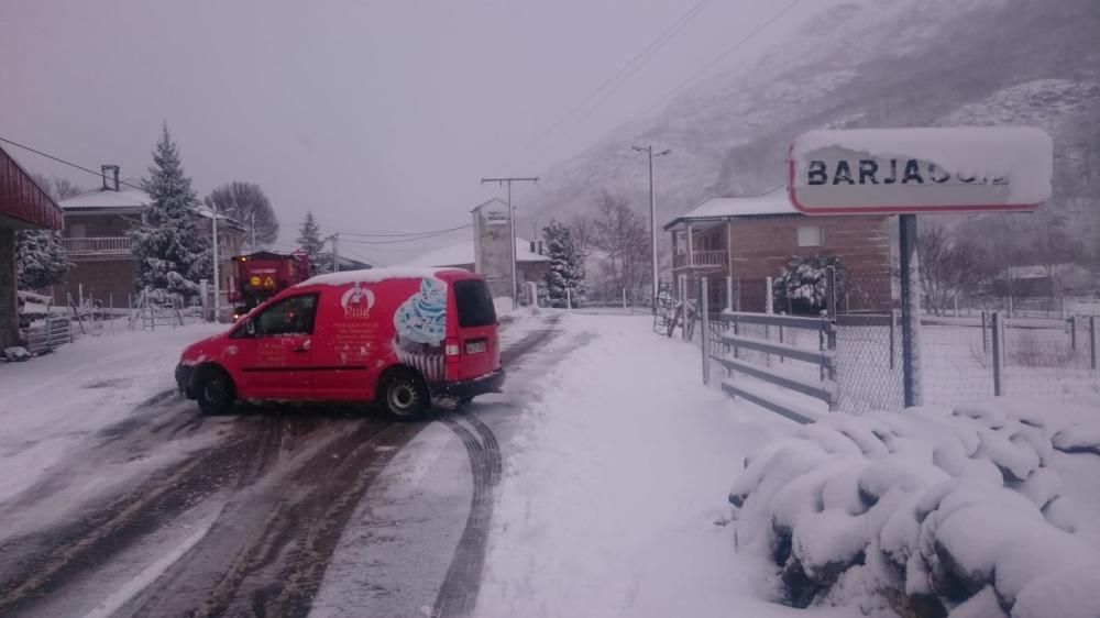 La nieve cubre la comarca sanabresa