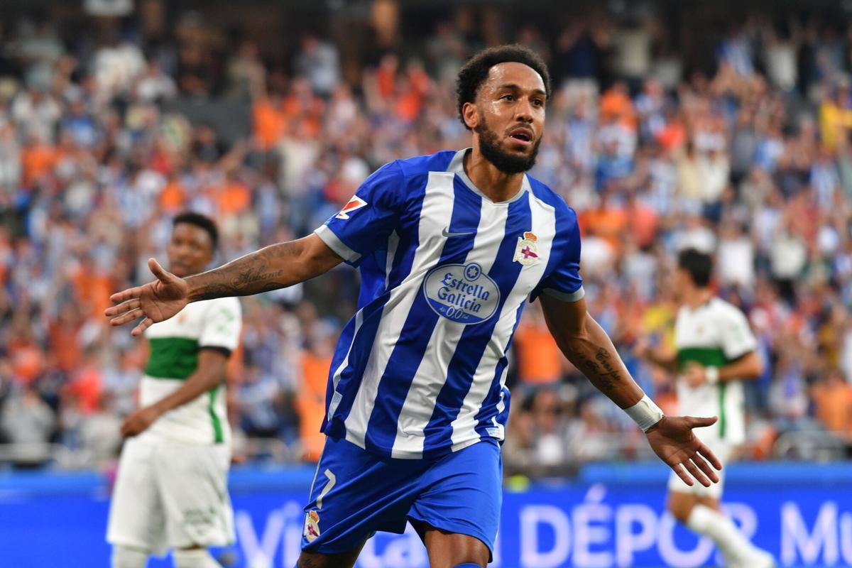 El regreso a Primera tras ocho años se salda con un empate ante un Elche con más peso. El golazo de Aubameyang y las paradas de Román no bastan y muestran la exigencia de la élite. El regreso a Primera tras ocho años se salda con un empate ante un Elche con más peso. El golazo de Aubameyang y las paradas de Román no bastan y muestran la exigencia de la élite.