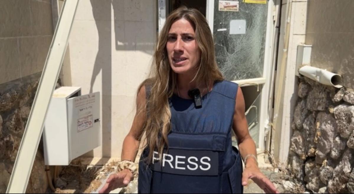 La reportera Lara Escudero, en Israel, durante una de sus grabaciones.
