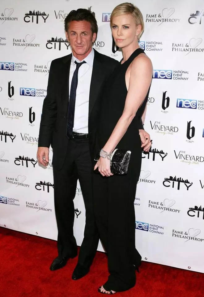 Charlize Theron y Sean Penn posan juntos por primera vez