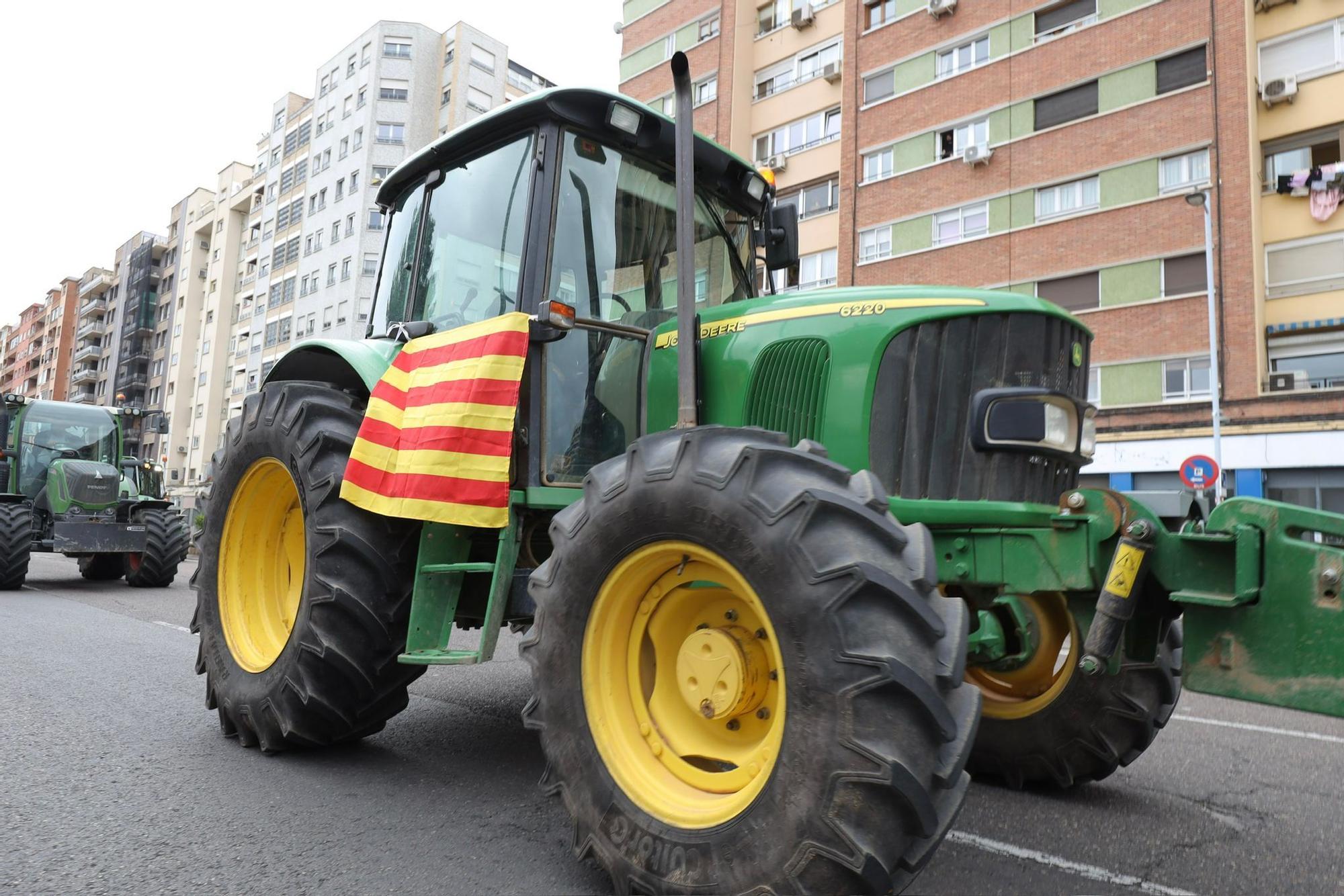 Los tractores vuelven a tomar las calles de Zaragoza