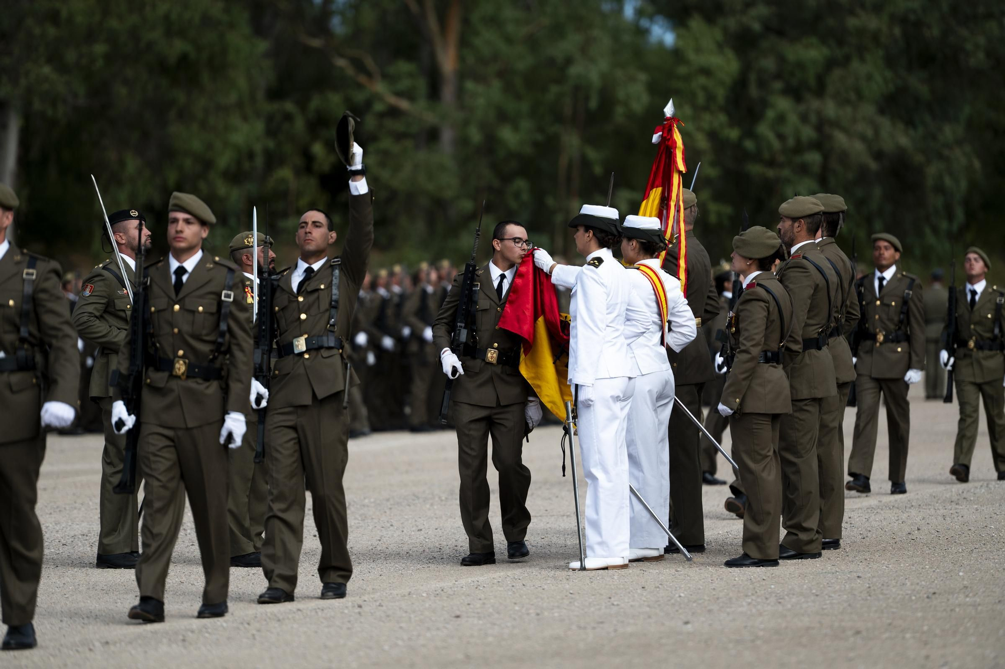 Multitudinaria jura de bandera en Cáceres, con récord de mujeres soldado