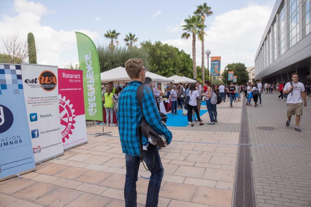 La UA da la bienvenida a los alumnos