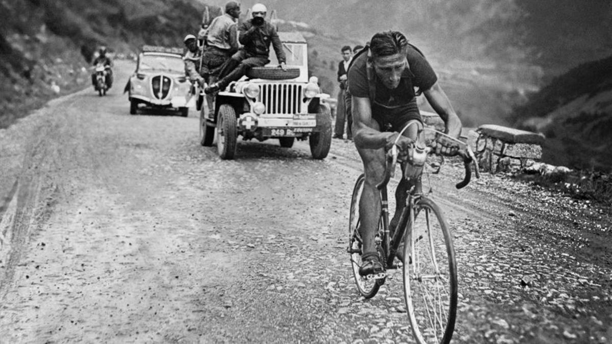 Ferdy Kübler, en una imagen del Tour de Francia de 1949