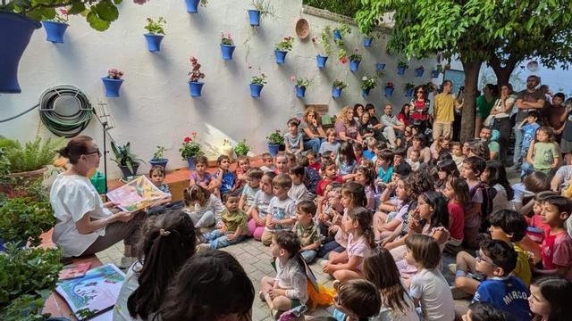 El colegio López Diéguez muestra su patio estos días y acoge muchas actividades.  | CÓRDOBA
