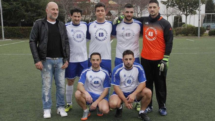 Equipo del Electricidad Bermúdez, que milita en la Segunda División. // Santos Álvarez