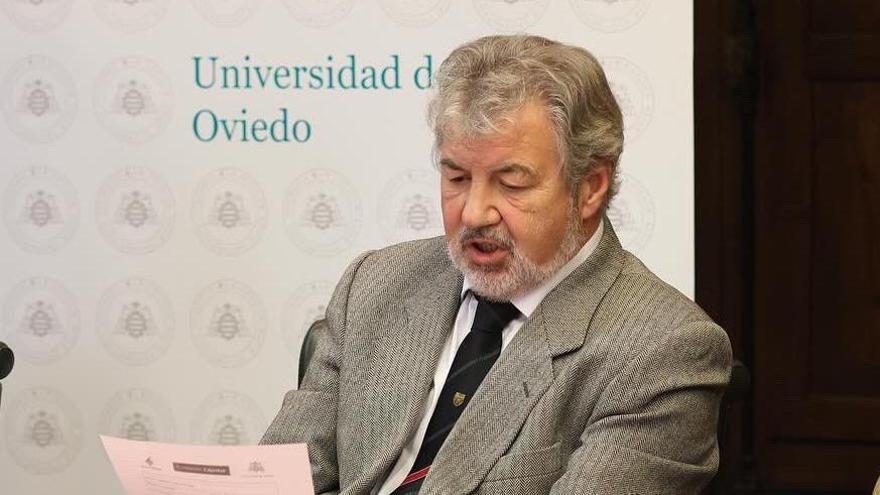 El Doctor Miguel Enrique del Valle Soto, catedrático de la Universidad de Oviedo y presidente de la Sociedad Española de Medicina del Deporte