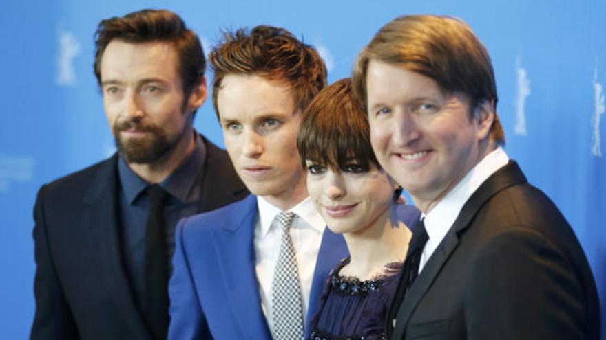 Los &quot;miserables&quot; Hugh Jackman y Anne Hathaway dan lustre a la Berlinale