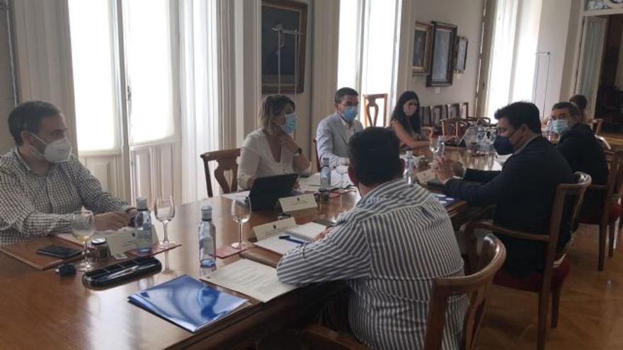 El consejero, Antonio Luengo, preside la reunión celebrada en Cartagena por el Foro Interadministrativo del Mar Menor.