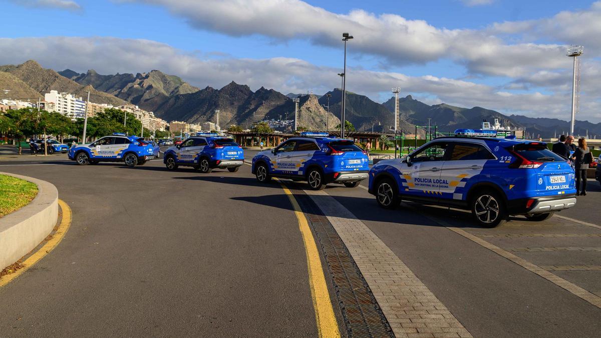 Entrega de vehículos a la Policía Local por parte del Cabildo de Tenerife.