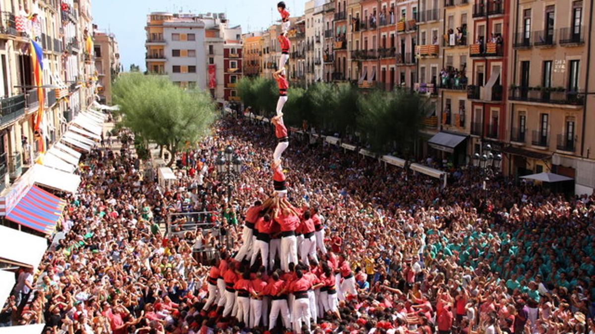 Pilar de ocho de la Colla Vella de los Xiquets de Valls, este domingo, en la 'diada' de Santa Tecla, en Tarragona.