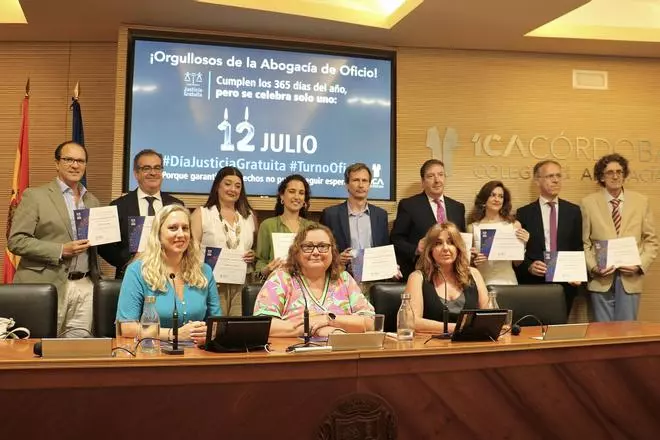 El Colegio de Abogacía honra 25 años de turno de oficio, en imágenes