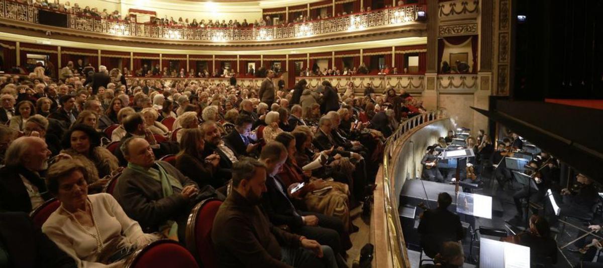 El patio de butacas del Campoamor, instantes antes del estreno. | LUISMA MURIAS