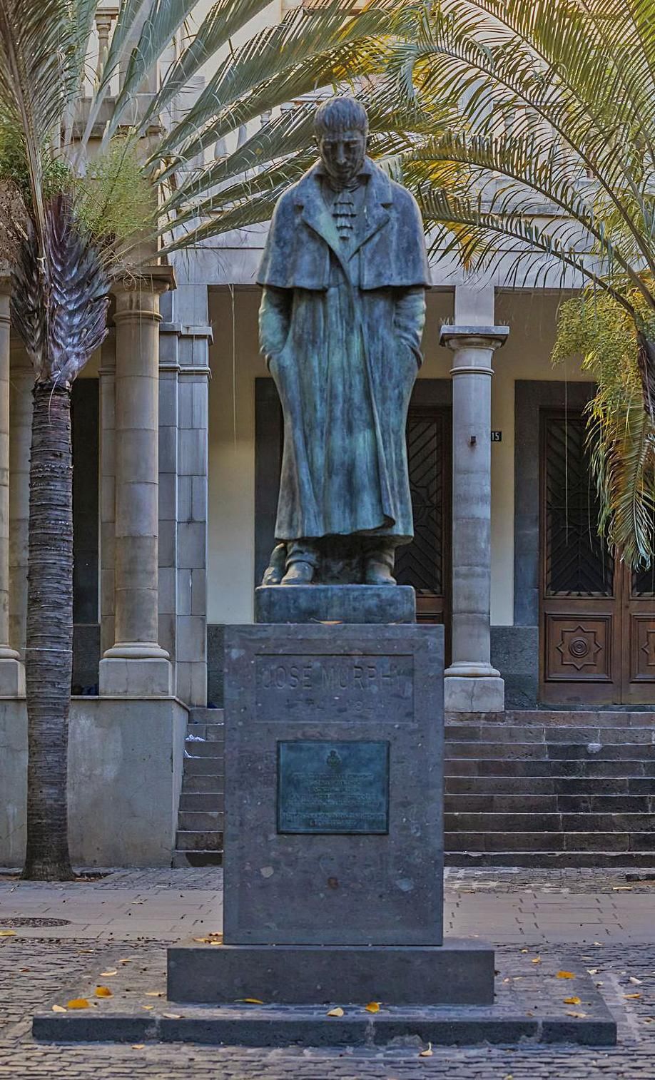 Monumento a Murphy en la Plaza San Francisco. José Murphy.