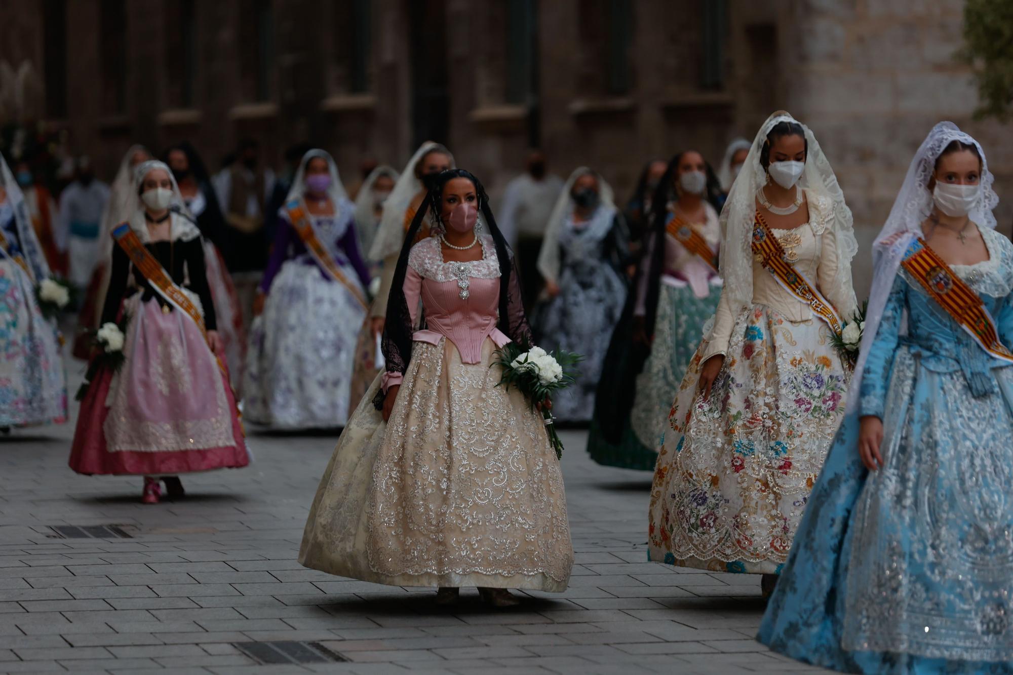 Búscate en el segundo día de Ofrenda por la calle de Caballeros (entre las 20.00 y las 21.00 horas)