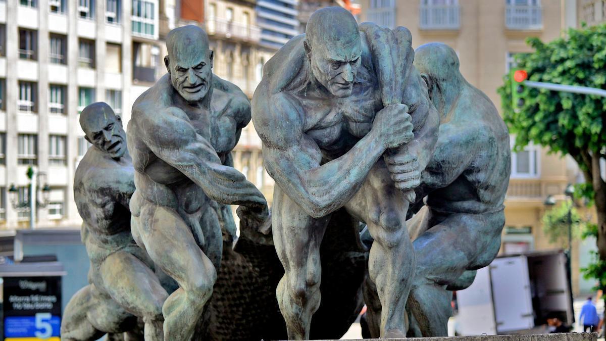 «Os Redeiros», obra de Ramón Conde situada na Gran Vía de Vigo.