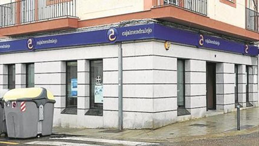 Atracada a punta de pistola una oficina bancaria en Ortega Muñoz de  Almendralejo - El Periódico Extremadura