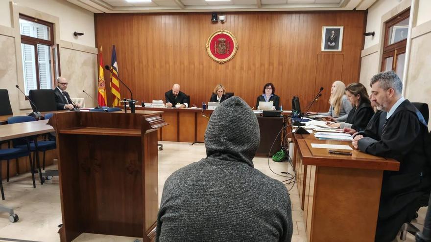Condenado a 13,5 años de cárcel por violar a su hijastra de 10 años y dejarla embarazada en Mallorca