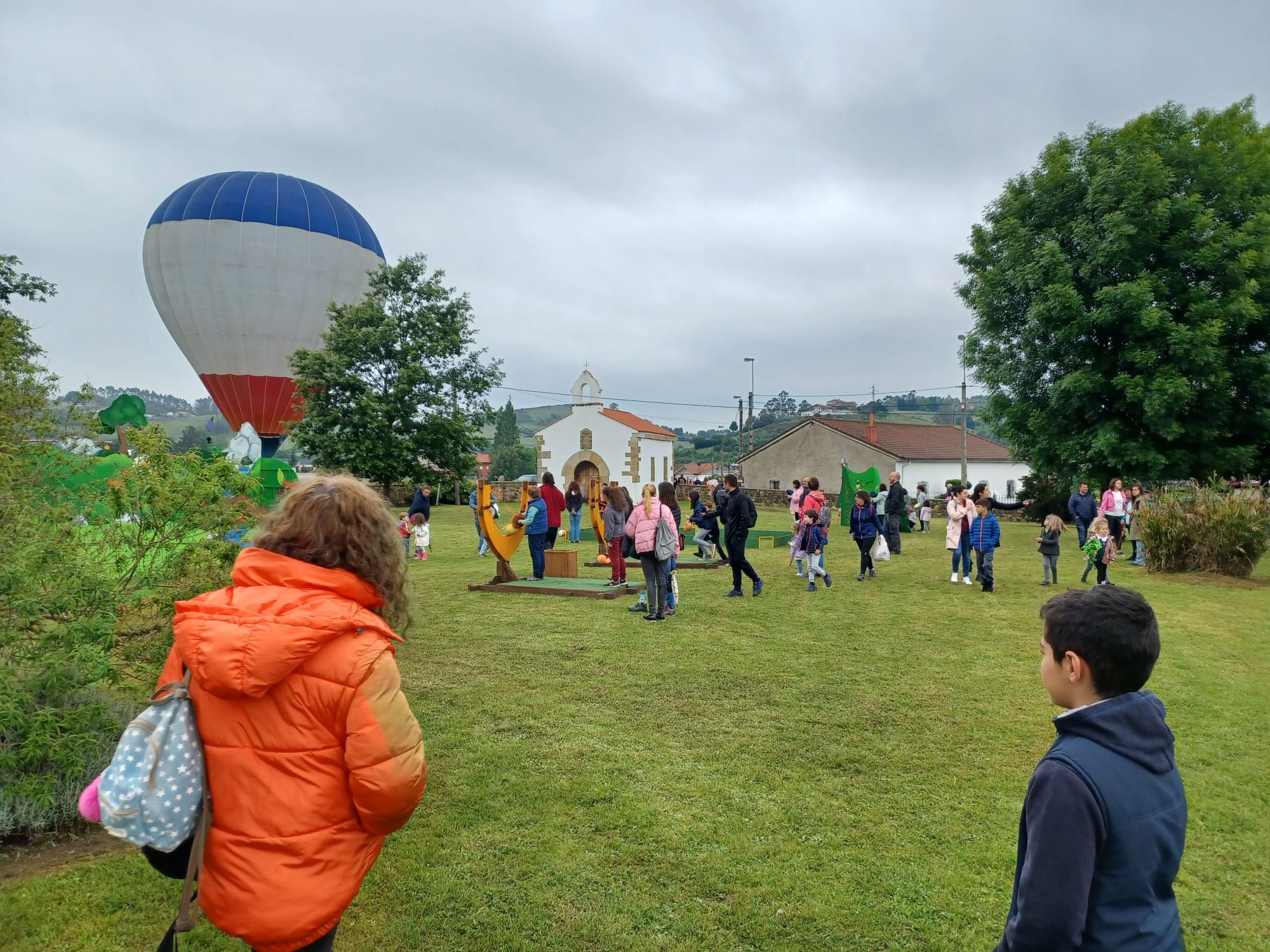 Llanera, paraíso de las familias: así está siendo la gran fiesta en los jardines de la Casa de Cultura de Lugo