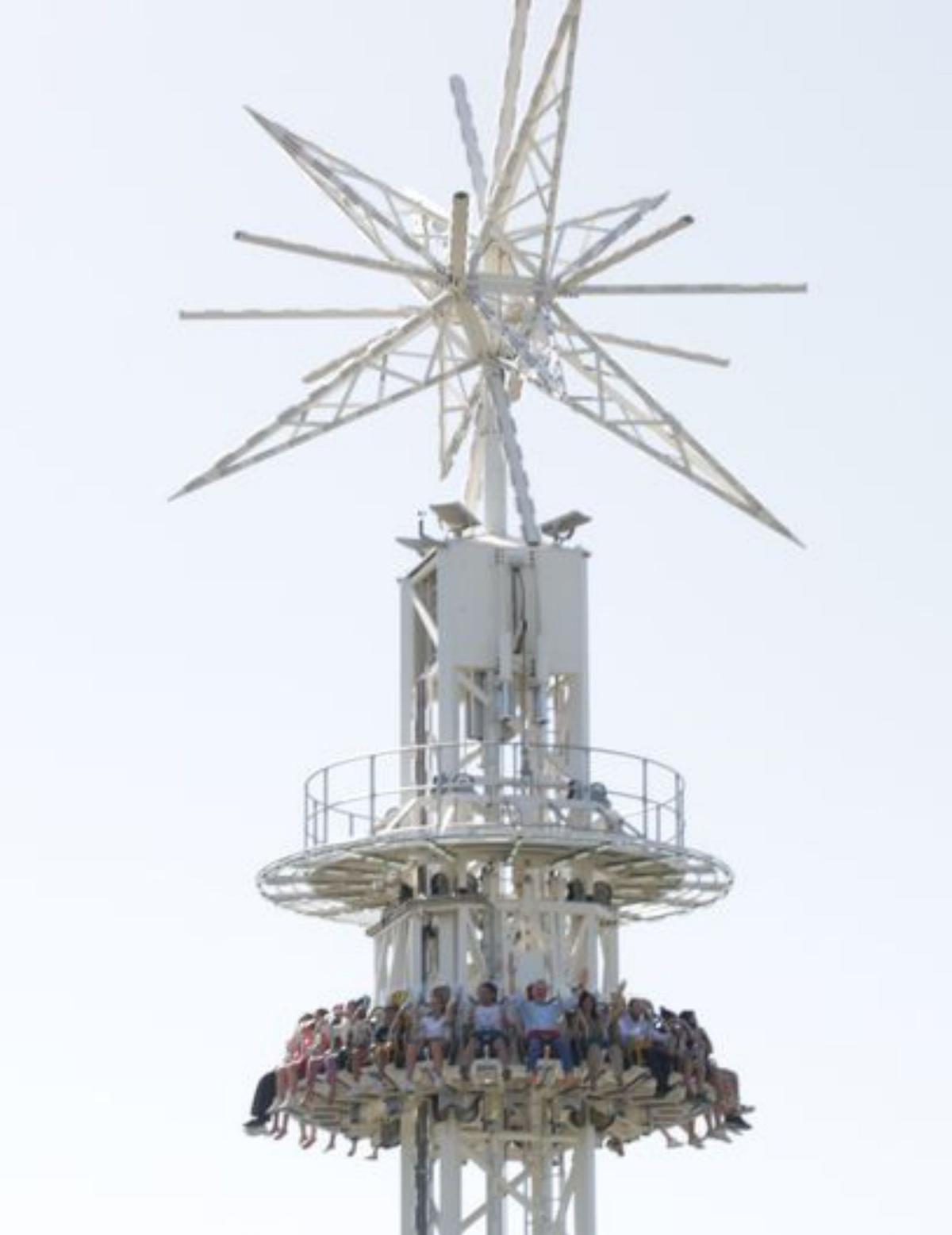 El Tibidabo estrena la seva vertiginosa atracció de caiguda lliure