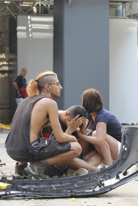 Imatges de l''atropellament massiu de la Rambla de Barcelona.