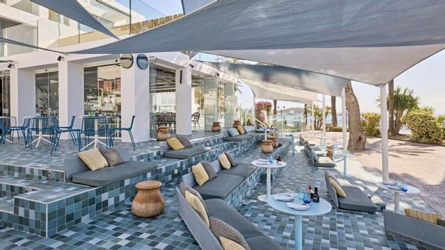 La Seu Pizza @ Steps está en el paseo marítimo de Santa Eulària.