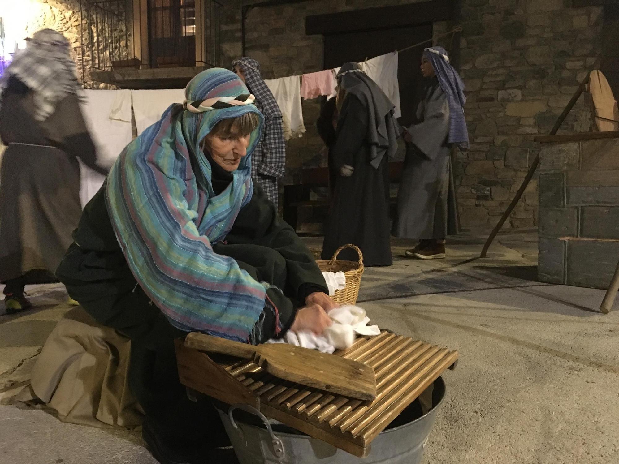 Prullans obre el Nadal tradicional a Cerdanya amb el Pessebre Vivent en una primera jornada desbordant