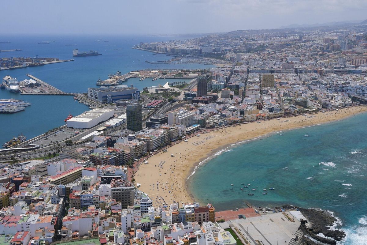 Vista aérea de Las Palmas de Gran Canaria. Playa de Las Canteras | 15/06/2025