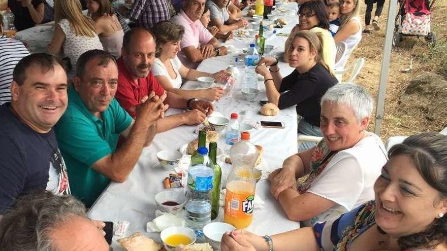 Un centenar de vecinos asiste a su cuarto encuentro en Vilar de Trasdeza