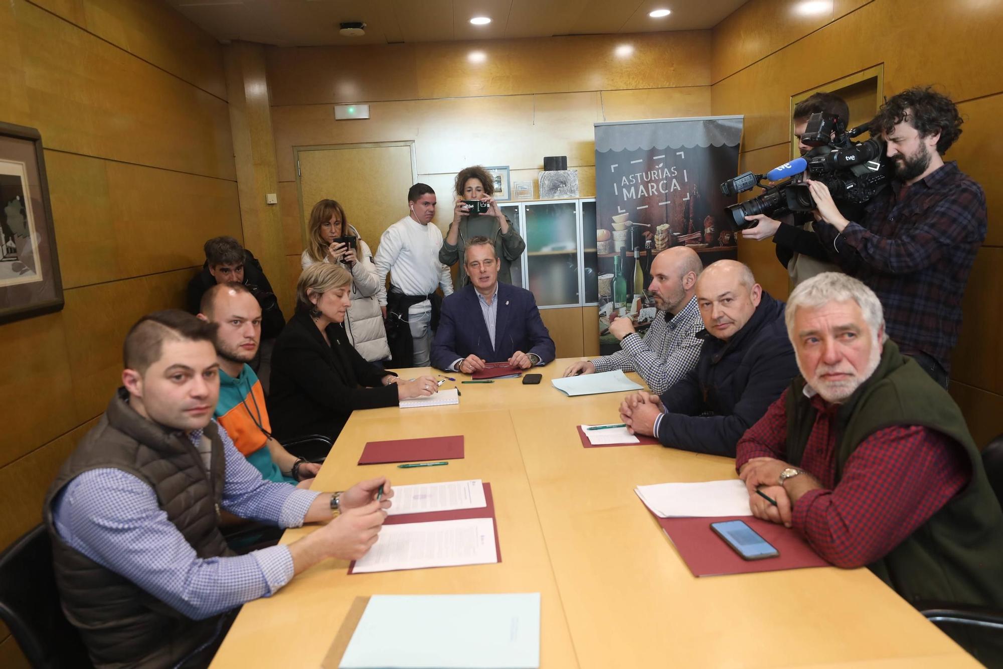 Protestas de los ganaderos y agricultores en Oviedo