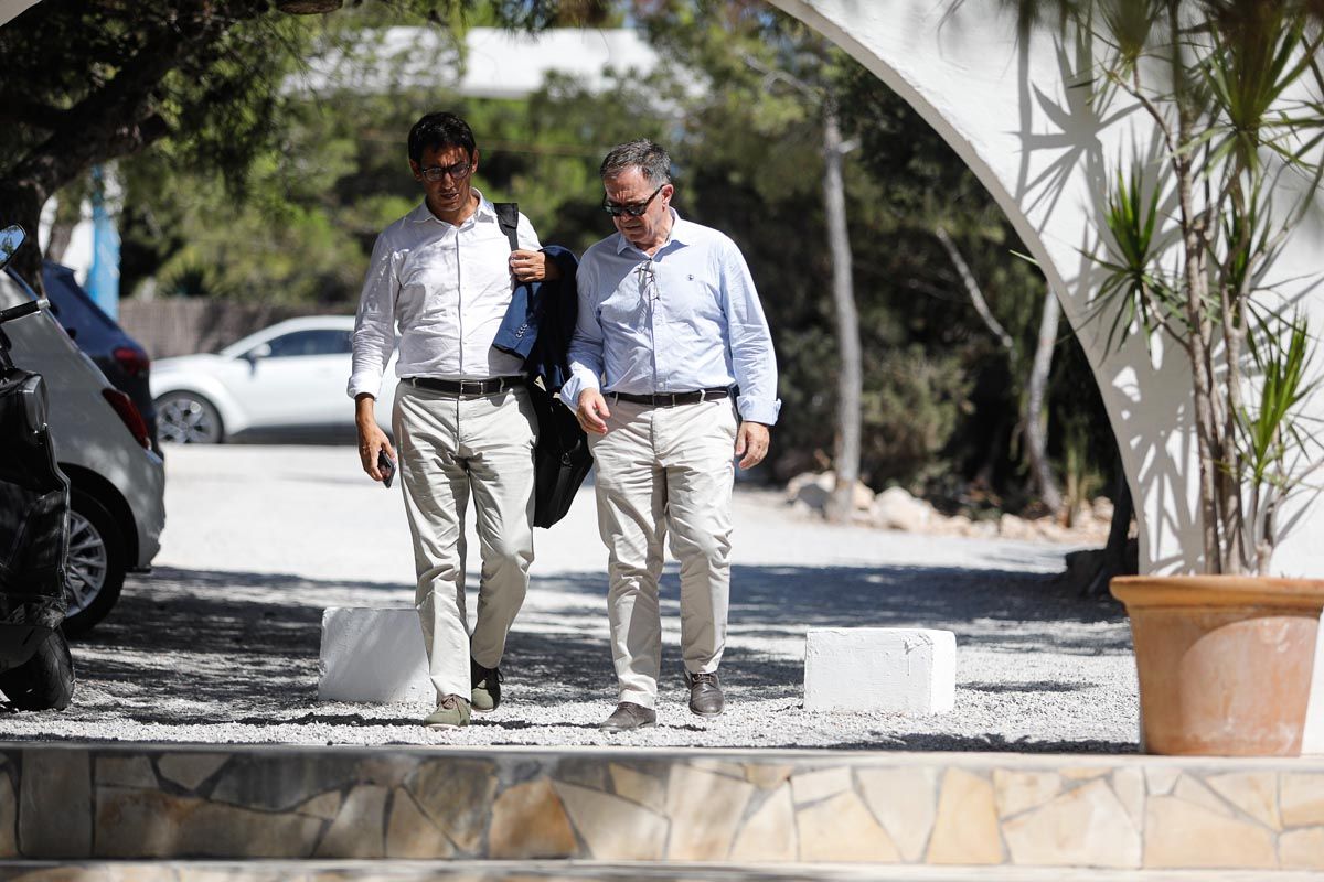 Reunión de Iago Negeruela en Sant Antoni con empresarios y hoteleros