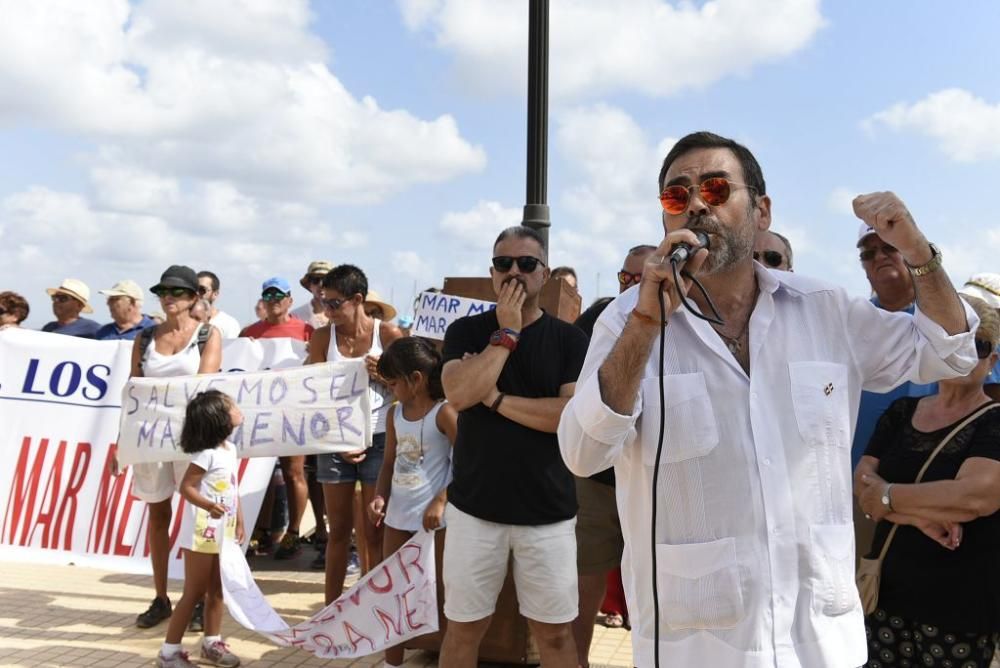 Protestas por el estado del Mar Menor en Los Nieto