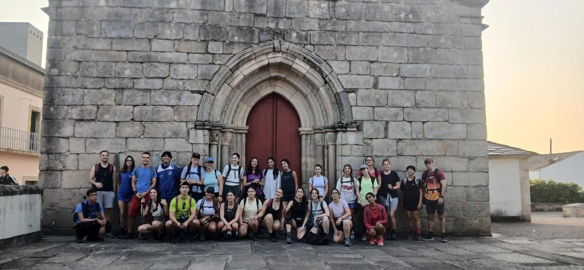 35 joves de València realitzen el Camí de Sant Jaume dins del programa 'Estiu Jove' de l'Ajuntament de València.