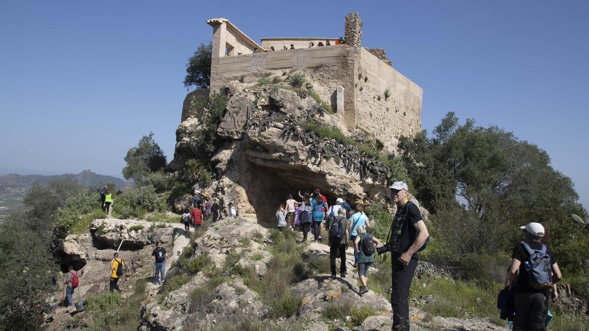 Participantes en la Romeria a la Ermita del Puig de Xàtiva, en una imagen de 2022.