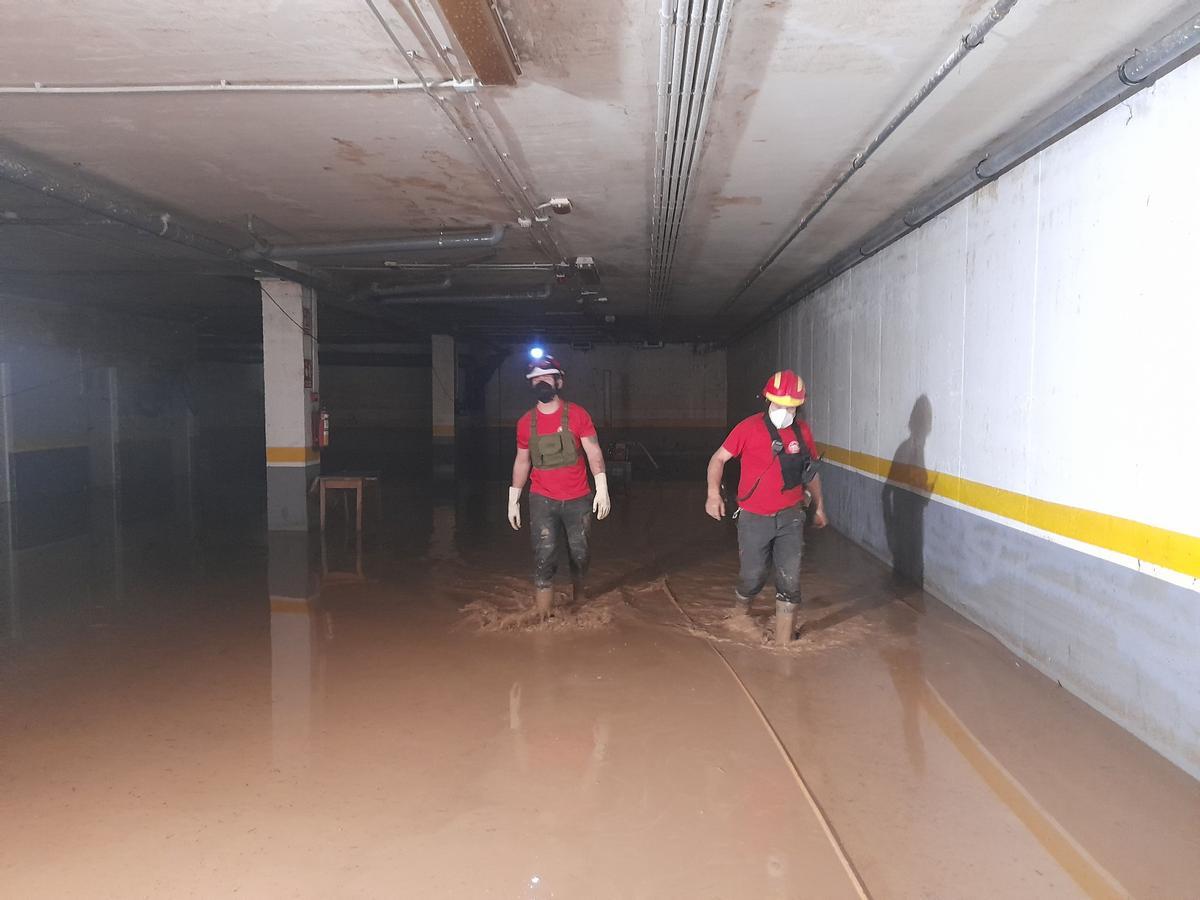 Voluntarios de ADENE trabajan en Algemesí.