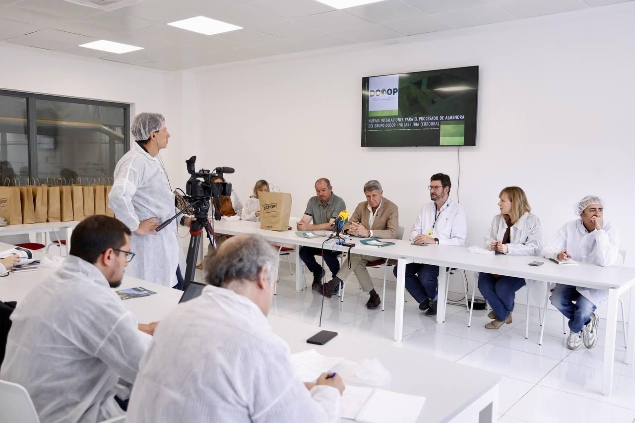 La nueva planta de almedras de Dcoop en Córdoba, en imágenes