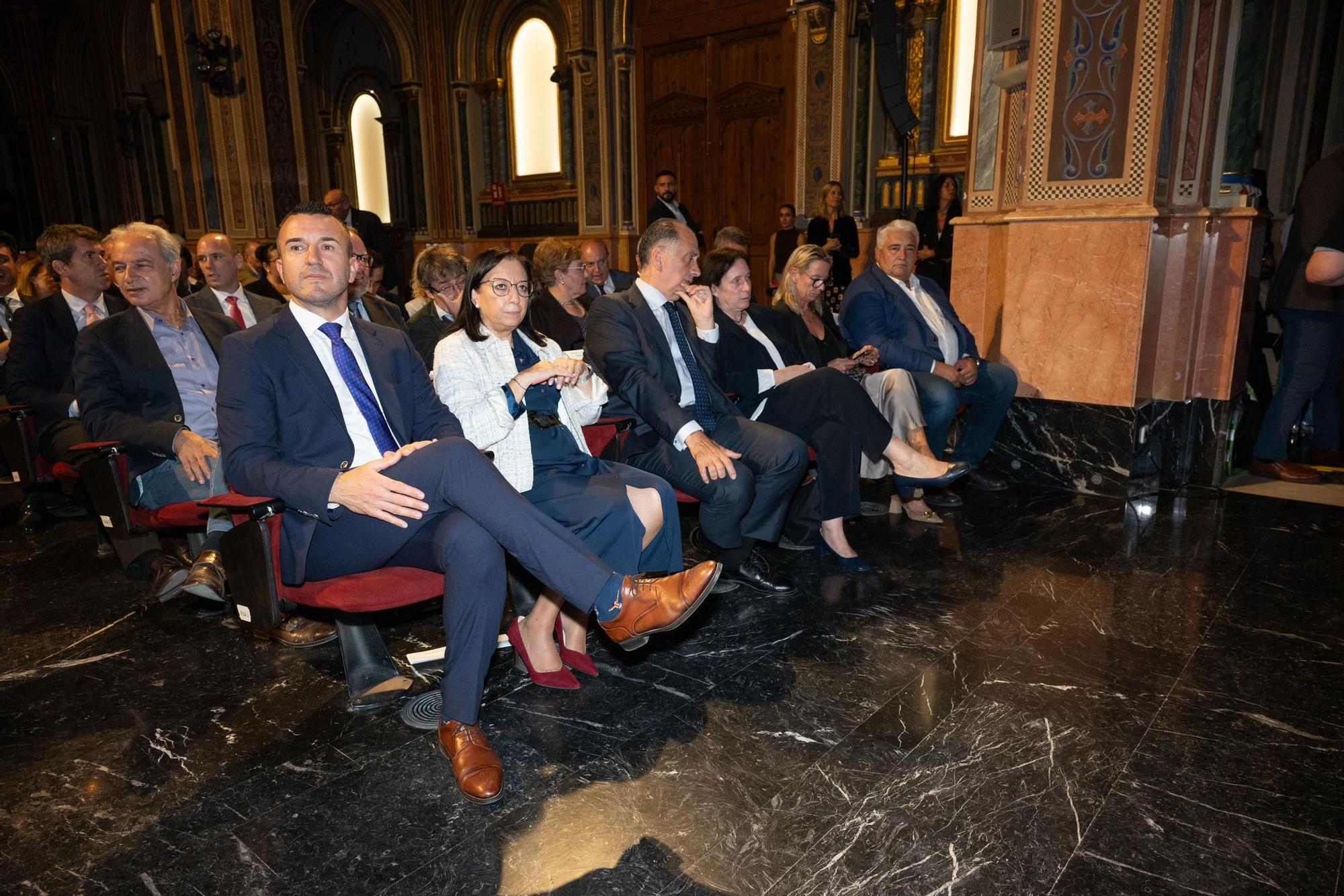 La gala de los premios taurinos de la Diputación de Valencia con Roca Rey, en imágenes