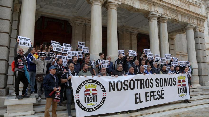 Las peñas del FC Cartagena convocan una manifestación antes del partido ante el Eldense