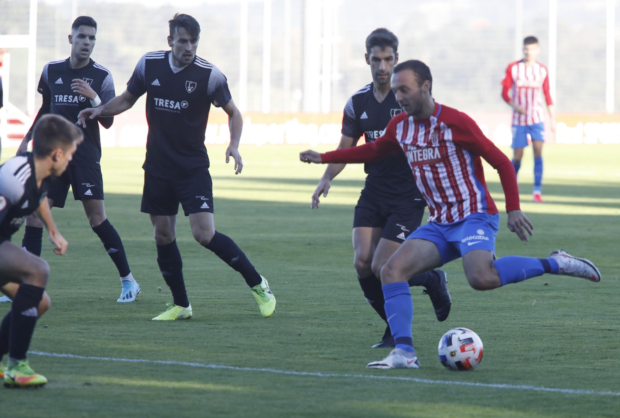 Las mejores imágenes de los partidos del Vetusta, Sporting B y Lealtad