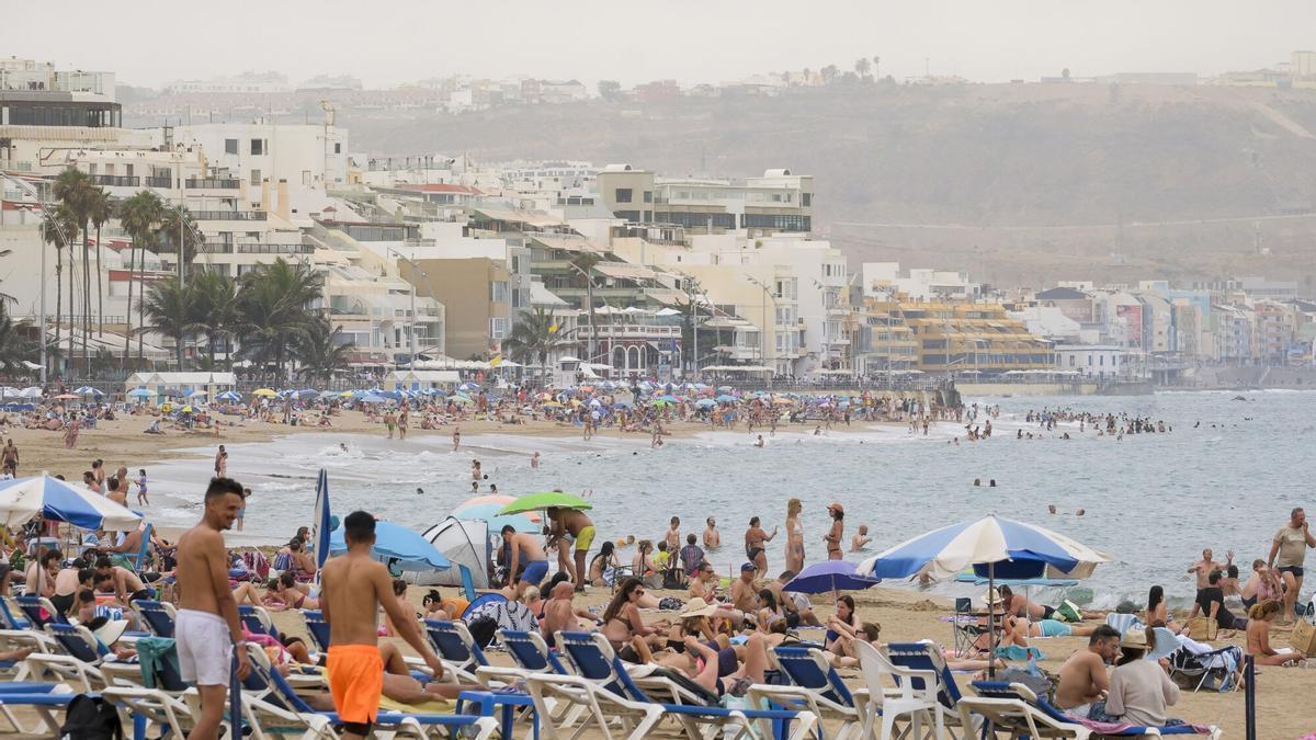 Canarias afronta otra jornada de calor extremo con temperaturas que podrían superar los 40 grados en Gran Canaria