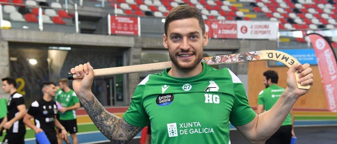 Álex Rodríguez, ayer, en el Palacio de los Deportes de Riazor antes de un entrenamiento del Liceo. |  // VÍCTOR ECHAVE