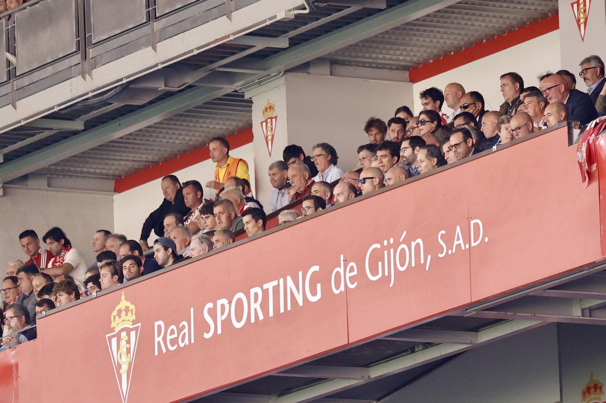 EN IMÁGENES: El partido del Sporting- Racing de Santander en El Molinón