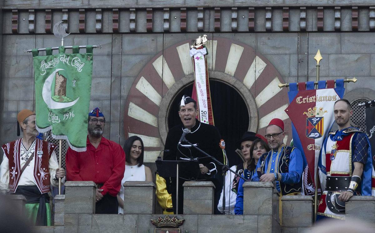La fiesta estalla en Elda con el pasodoble "Idella"